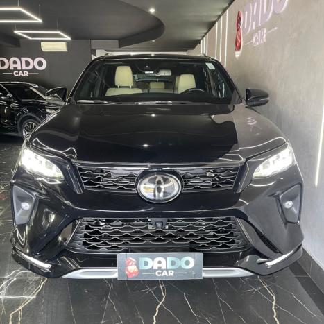 TOYOTA Hilux SW4 2.8 4P SRX 4X4 DIAMOND 7 LUGARES TURBO DIESEL AUTOMTICO, Foto 3