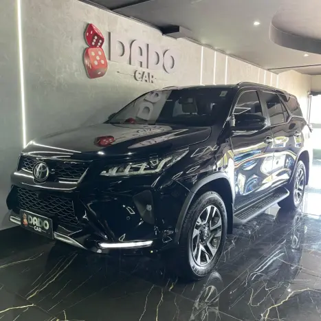 TOYOTA Hilux SW4 2.8 4P SRX 4X4 DIAMOND 7 LUGARES TURBO DIESEL AUTOMTICO, Foto 18