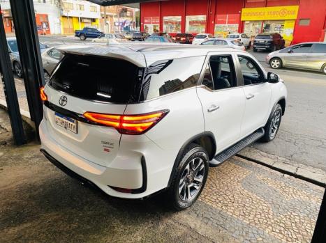 TOYOTA Hilux SW4 2.8 16V 4P SRX PLATINUM 4X4 7 LUGARES TURBO DIESEL AUTOMTICO, Foto 5
