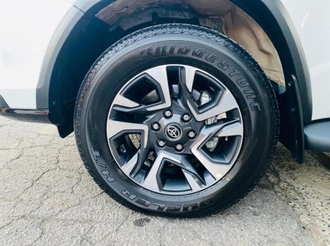TOYOTA Hilux SW4 2.8 16V 4P SRX PLATINUM 4X4 7 LUGARES TURBO DIESEL AUTOMTICO, Foto 10