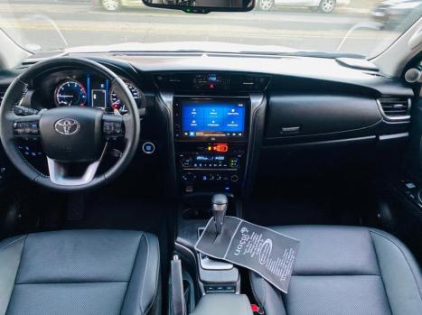 TOYOTA Hilux SW4 2.8 16V 4P SRX PLATINUM 4X4 7 LUGARES TURBO DIESEL AUTOMTICO, Foto 12