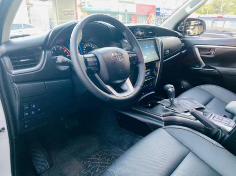 TOYOTA Hilux SW4 2.8 16V 4P SRX PLATINUM 4X4 7 LUGARES TURBO DIESEL AUTOMTICO, Foto 13