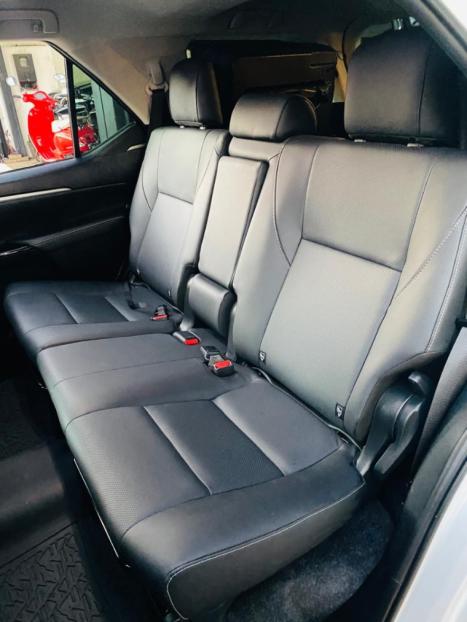 TOYOTA Hilux SW4 2.8 16V 4P SRX PLATINUM 4X4 7 LUGARES TURBO DIESEL AUTOMTICO, Foto 16