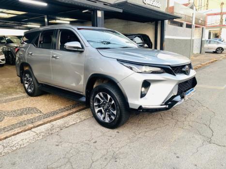TOYOTA Hilux SW4 2.8 16V 4P SRX 4X4 7 LUGARES TURBO DIESEL AUTOMTICO, Foto 3