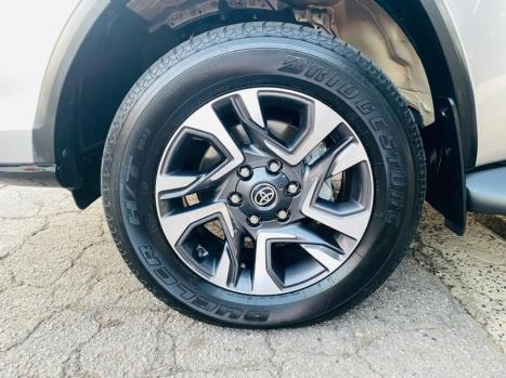 TOYOTA Hilux SW4 2.8 16V 4P SRX 4X4 7 LUGARES TURBO DIESEL AUTOMTICO, Foto 10
