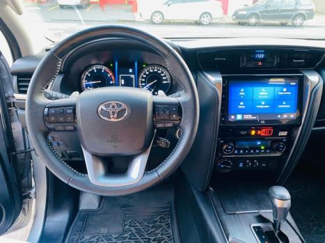 TOYOTA Hilux SW4 2.8 16V 4P SRX 4X4 7 LUGARES TURBO DIESEL AUTOMTICO, Foto 11