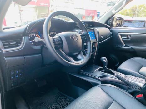 TOYOTA Hilux SW4 2.8 16V 4P SRX 4X4 7 LUGARES TURBO DIESEL AUTOMTICO, Foto 12