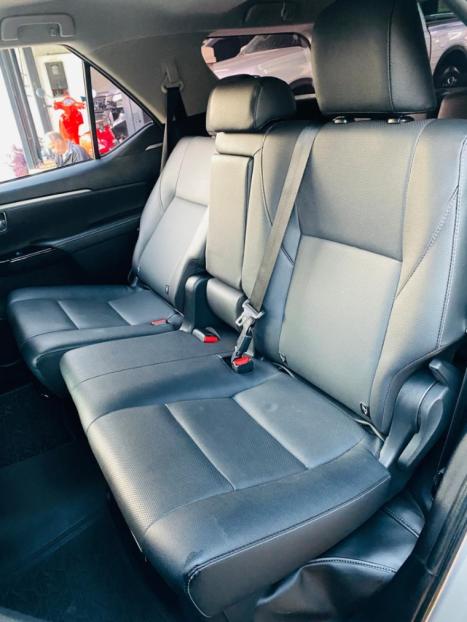 TOYOTA Hilux SW4 2.8 16V 4P SRX 4X4 7 LUGARES TURBO DIESEL AUTOMTICO, Foto 15