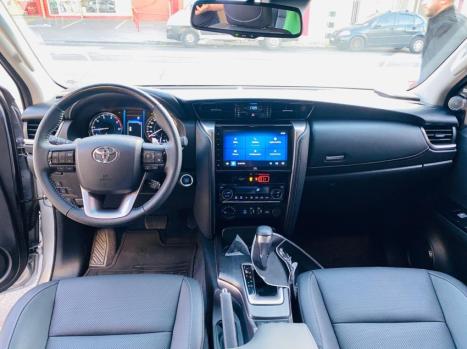 TOYOTA Hilux SW4 2.8 16V 4P SRX PLATINUM 4X4 7 LUGARES TURBO DIESEL AUTOMTICO, Foto 12