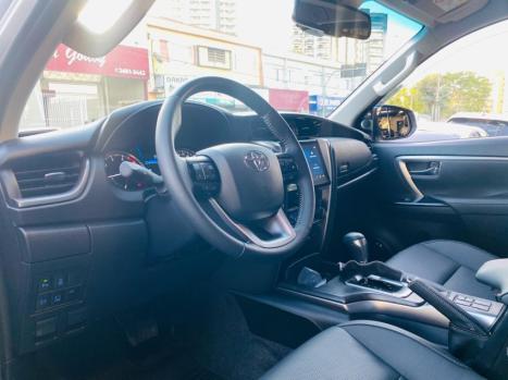 TOYOTA Hilux SW4 2.8 16V 4P SRX PLATINUM 4X4 7 LUGARES TURBO DIESEL AUTOMTICO, Foto 13