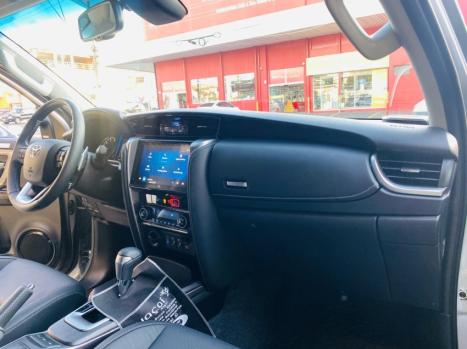 TOYOTA Hilux SW4 2.8 16V 4P SRX PLATINUM 4X4 7 LUGARES TURBO DIESEL AUTOMTICO, Foto 14