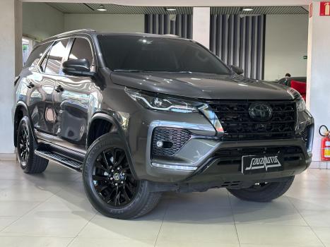 TOYOTA Hilux SW4 2.8 16V 4P SRX 4X4 7 LUGARES TURBO DIESEL AUTOMTICO, Foto 2