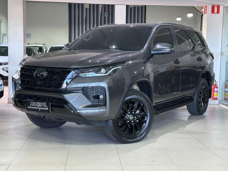 TOYOTA Hilux SW4 2.8 16V 4P SRX 4X4 7 LUGARES TURBO DIESEL AUTOMTICO, Foto 3