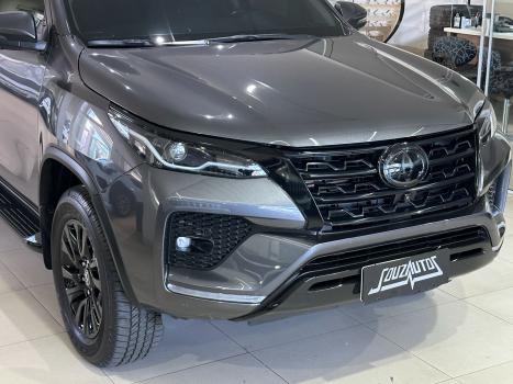TOYOTA Hilux SW4 2.8 16V 4P SRX 4X4 7 LUGARES TURBO DIESEL AUTOMTICO, Foto 6