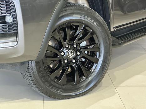 TOYOTA Hilux SW4 2.8 16V 4P SRX 4X4 7 LUGARES TURBO DIESEL AUTOMTICO, Foto 8