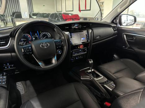TOYOTA Hilux SW4 2.8 16V 4P SRX 4X4 7 LUGARES TURBO DIESEL AUTOMTICO, Foto 11