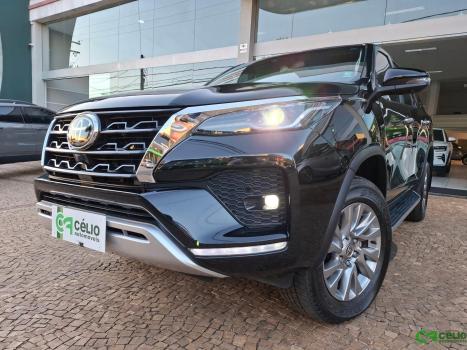 TOYOTA Hilux SW4 2.8 16V 4P SRX 4X4 7 LUGARES TURBO DIESEL AUTOMTICO, Foto 1