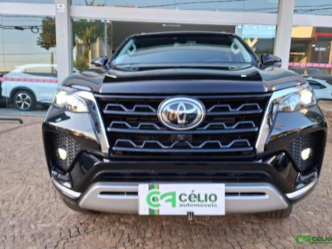 TOYOTA Hilux SW4 2.8 16V 4P SRX 4X4 7 LUGARES TURBO DIESEL AUTOMTICO, Foto 9