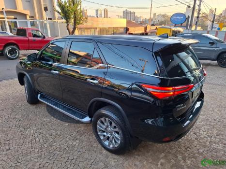TOYOTA Hilux SW4 2.8 16V 4P SRX 4X4 7 LUGARES TURBO DIESEL AUTOMTICO, Foto 10