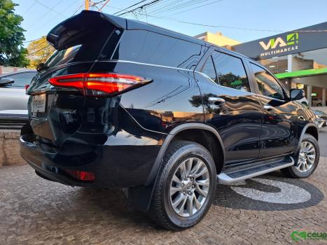 TOYOTA Hilux SW4 2.8 16V 4P SRX 4X4 7 LUGARES TURBO DIESEL AUTOMTICO, Foto 15