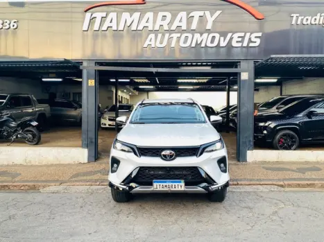 TOYOTA Hilux SW4 2.8 16V 4P SRX PLATINUM 4X4 7 LUGARES TURBO DIESEL AUTOMTICO, Foto 4