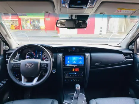 TOYOTA Hilux SW4 2.8 16V 4P SRX PLATINUM 4X4 7 LUGARES TURBO DIESEL AUTOMTICO, Foto 12