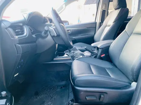 TOYOTA Hilux SW4 2.8 16V 4P SRX PLATINUM 4X4 7 LUGARES TURBO DIESEL AUTOMTICO, Foto 15