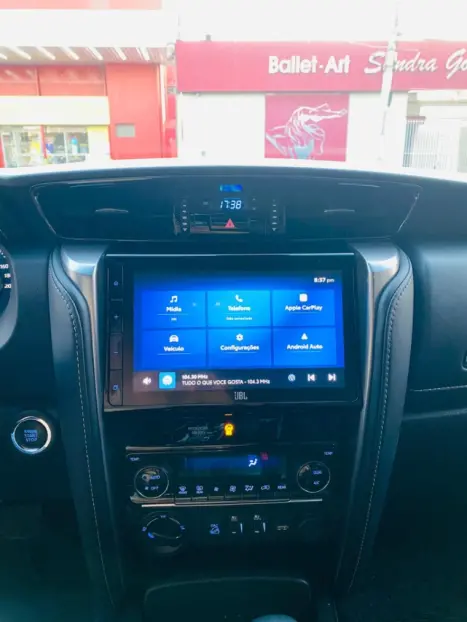 TOYOTA Hilux SW4 2.8 16V 4P SRX PLATINUM 4X4 7 LUGARES TURBO DIESEL AUTOMTICO, Foto 19