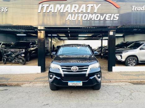TOYOTA Hilux SW4 2.8 16V 4P SRX 4X4 7 LUGARES TURBO DIESEL AUTOMTICO, Foto 4