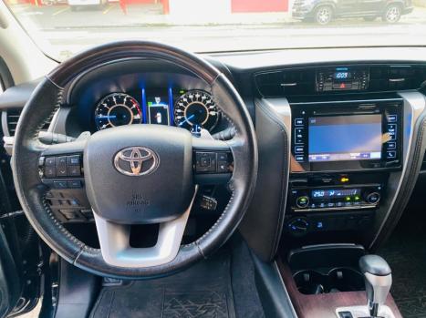 TOYOTA Hilux SW4 2.8 16V 4P SRX 4X4 7 LUGARES TURBO DIESEL AUTOMTICO, Foto 11