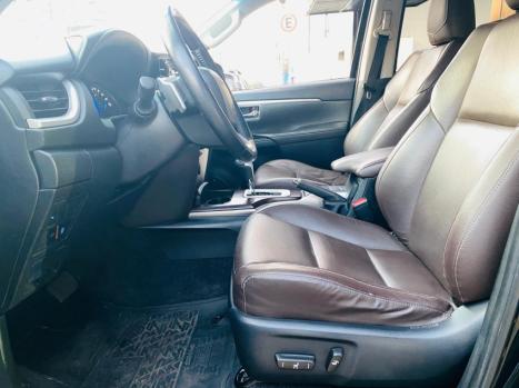 TOYOTA Hilux SW4 2.8 16V 4P SRX 4X4 7 LUGARES TURBO DIESEL AUTOMTICO, Foto 15