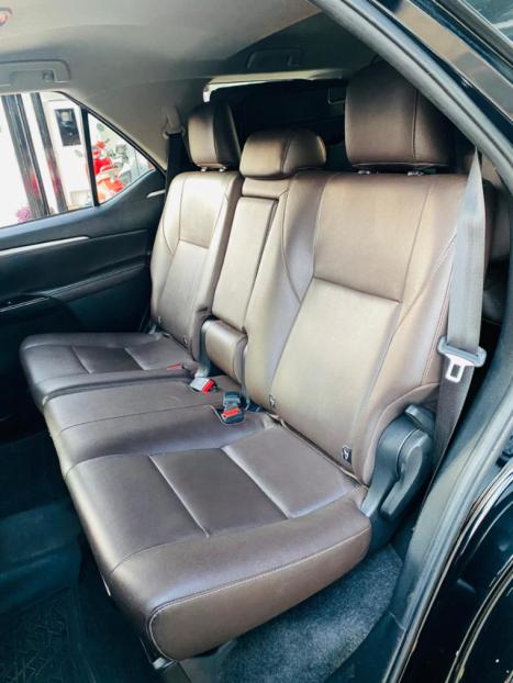 TOYOTA Hilux SW4 2.8 16V 4P SRX 4X4 7 LUGARES TURBO DIESEL AUTOMTICO, Foto 16
