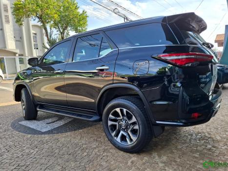 TOYOTA Hilux SW4 2.8 4P SRX 4X4 DIAMOND 7 LUGARES TURBO DIESEL AUTOMTICO, Foto 8