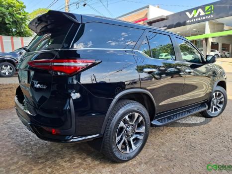 TOYOTA Hilux SW4 2.8 4P SRX 4X4 DIAMOND 7 LUGARES TURBO DIESEL AUTOMTICO, Foto 9