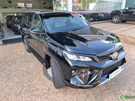TOYOTA Hilux SW4 2.8 4P SRX 4X4 DIAMOND 7 LUGARES TURBO DIESEL AUTOMTICO, Foto 10