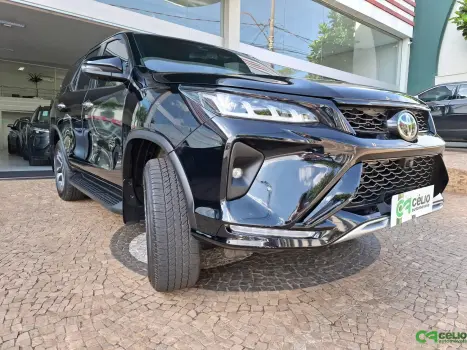 TOYOTA Hilux SW4 2.8 4P SRX 4X4 DIAMOND 7 LUGARES TURBO DIESEL AUTOMTICO, Foto 14