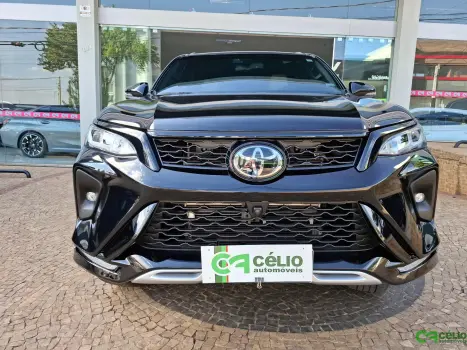 TOYOTA Hilux SW4 2.8 4P SRX 4X4 DIAMOND 7 LUGARES TURBO DIESEL AUTOMTICO, Foto 16