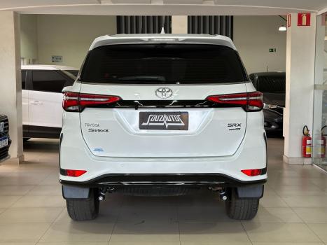 TOYOTA Hilux SW4 2.8 16V 4P SRX PLATINUM 4X4 7 LUGARES TURBO DIESEL AUTOMTICO, Foto 4