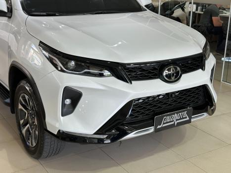TOYOTA Hilux SW4 2.8 16V 4P SRX PLATINUM 4X4 7 LUGARES TURBO DIESEL AUTOMTICO, Foto 5