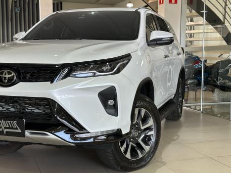 TOYOTA Hilux SW4 2.8 16V 4P SRX PLATINUM 4X4 7 LUGARES TURBO DIESEL AUTOMTICO, Foto 7