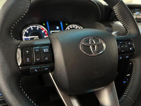 TOYOTA Hilux SW4 2.8 16V 4P SRX PLATINUM 4X4 7 LUGARES TURBO DIESEL AUTOMTICO, Foto 15