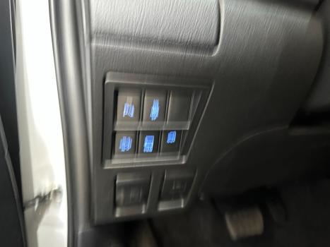 TOYOTA Hilux SW4 2.8 16V 4P SRX PLATINUM 4X4 7 LUGARES TURBO DIESEL AUTOMTICO, Foto 18