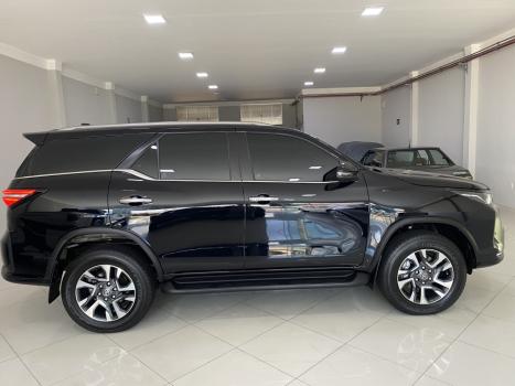 TOYOTA Hilux SW4 2.8 16V 4P SRX PLATINUM 4X4 7 LUGARES TURBO DIESEL AUTOMTICO, Foto 4