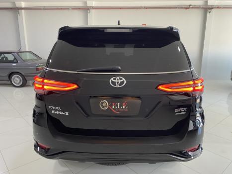 TOYOTA Hilux SW4 2.8 16V 4P SRX PLATINUM 4X4 7 LUGARES TURBO DIESEL AUTOMTICO, Foto 5