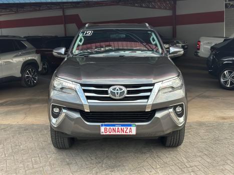 TOYOTA Hilux SW4 2.8 16V 4P SRX 4X4 7 LUGARES TURBO DIESEL AUTOMTICO, Foto 2