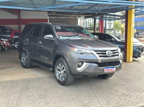 TOYOTA Hilux SW4 2.8 16V 4P SRX 4X4 7 LUGARES TURBO DIESEL AUTOMTICO, Foto 3