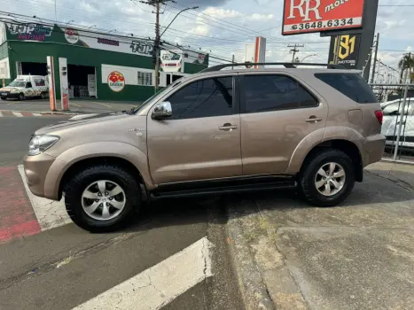 TOYOTA Hilux SW4 3.0 16V 4P SRV 4X4 TURBO DIESEL AUTOMTICO, Foto 6