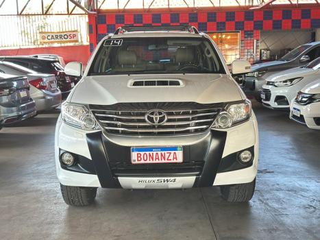 TOYOTA Hilux SW4 3.0 16V 4P SRV 4X4 7 LUGARES TURBO DIESEL AUTOMTICO, Foto 2