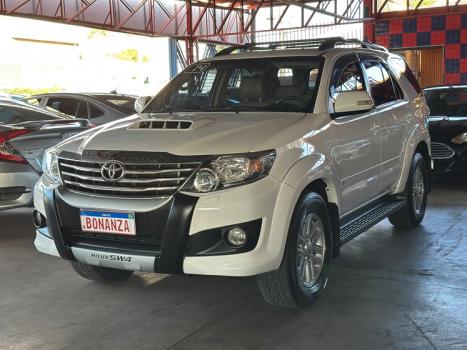 TOYOTA Hilux SW4 3.0 16V 4P SRV 4X4 7 LUGARES TURBO DIESEL AUTOMTICO, Foto 3