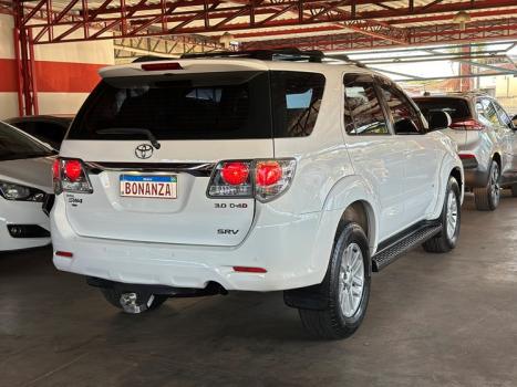 TOYOTA Hilux SW4 3.0 16V 4P SRV 4X4 7 LUGARES TURBO DIESEL AUTOMTICO, Foto 4